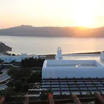 Panormos Village بانورموس ميكونو