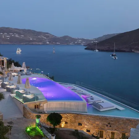 Panormos Village מלון