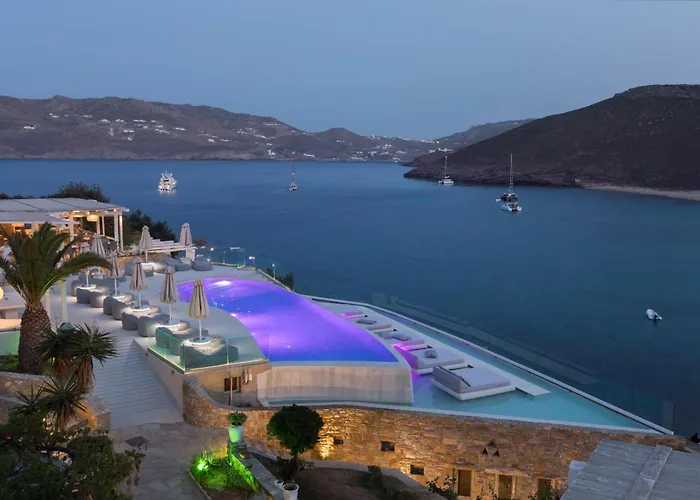 Panormos Village מלון